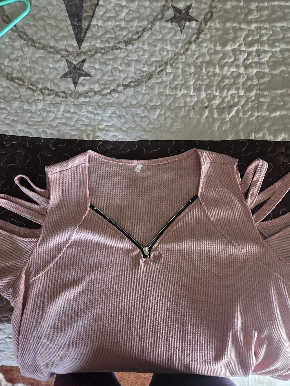 Sleeveless Ribbed Mauve Tank with Zipper Accent